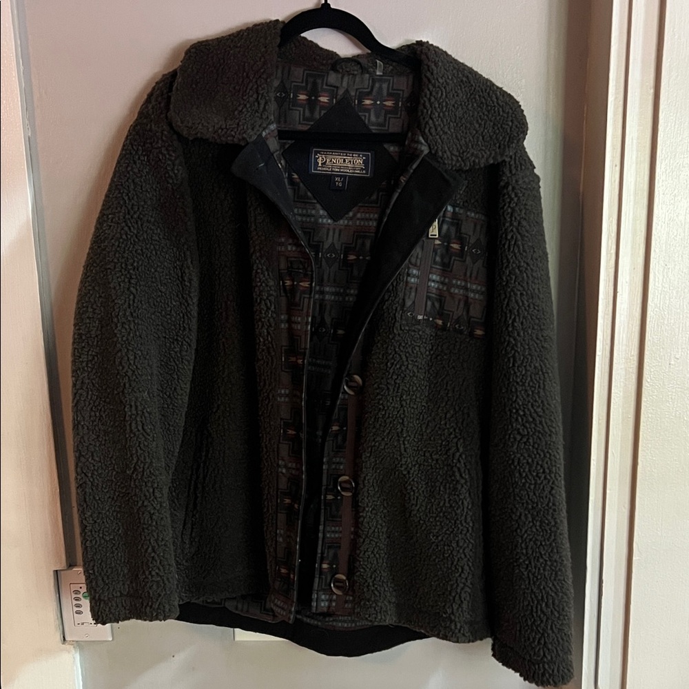 Pendleton Dark Brown Sherpa Shirt Jacket with Patterned Lining Women’s Size XL